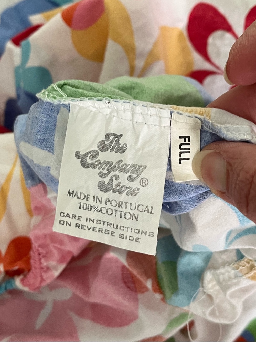THE COMPANY STORE - cherry Colorful Floral duvet cover w/ matching fitted sheet - Picture 9 of 9
